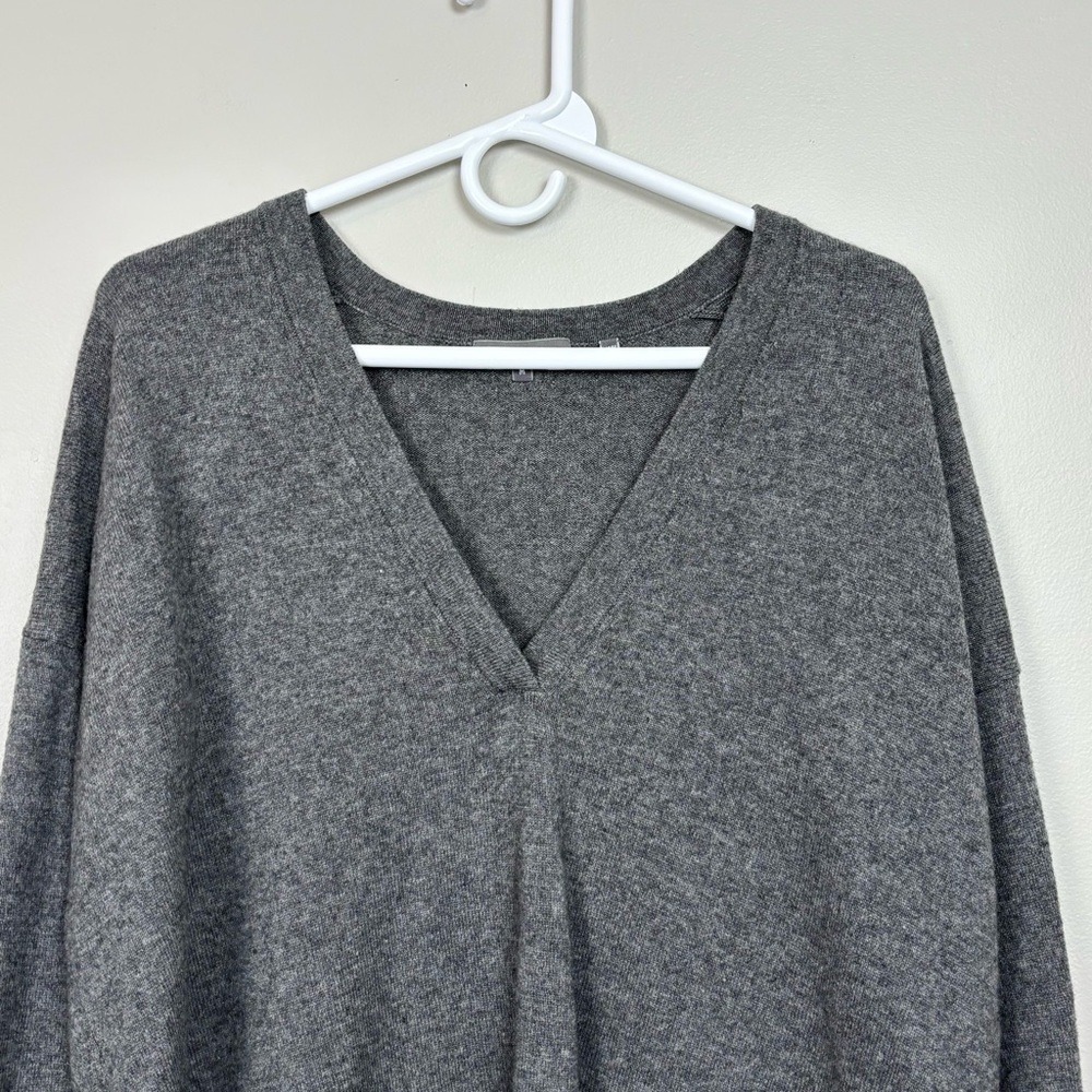 Vince Sweater Med Gray Oversized‎ Weekend V-Neck Long Sleeve Tunic - Picture 2 of 7